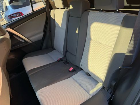 Used 2014 Toyota RAV4 LE image 7
