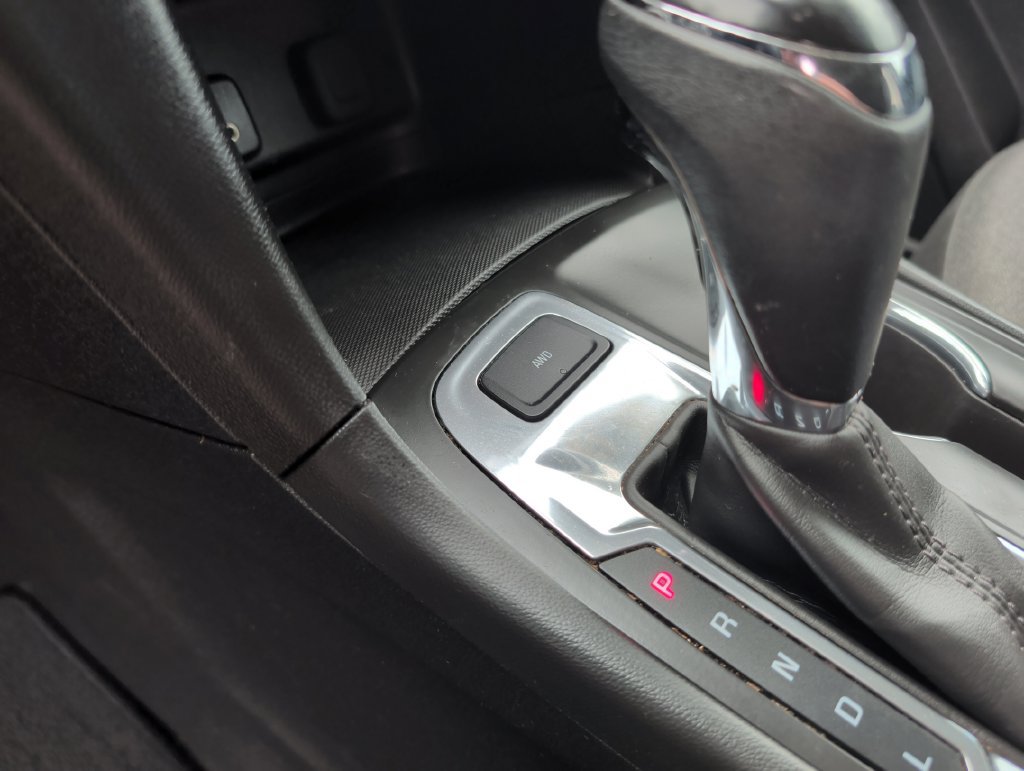 Used 2018 Chevrolet Equinox LT AWD/4WD image 30