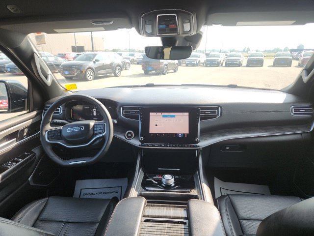 Used 2024 Jeep Wagoneer L Series II w/ Flexible Seating Group AWD/4WD image 23