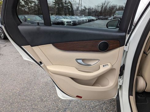 Used 2022 Mercedes-Benz GLC 300 4MATIC image 40