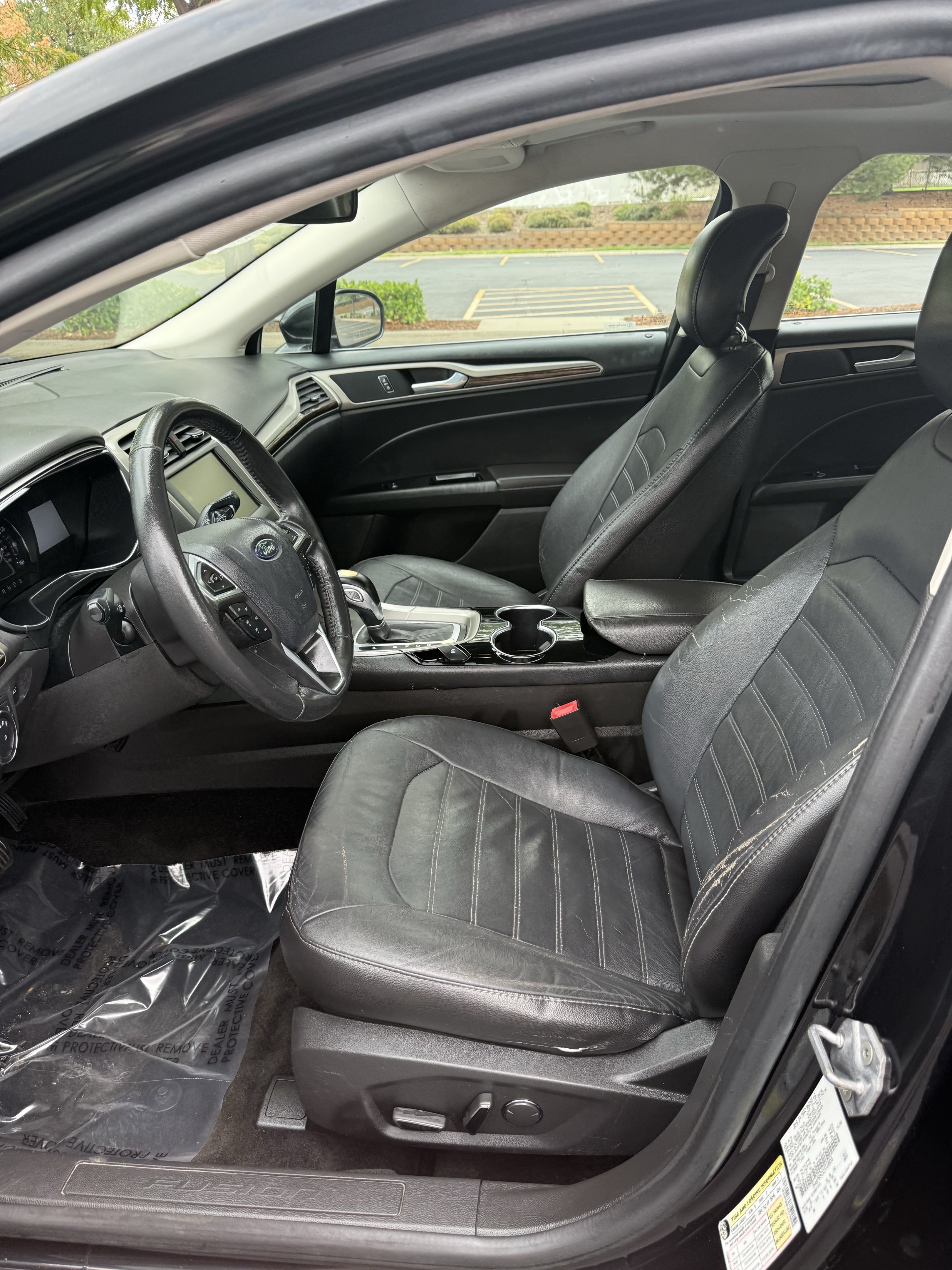 Used 2014 Ford Fusion SE w/ Equipment Group 202A FWD image 12