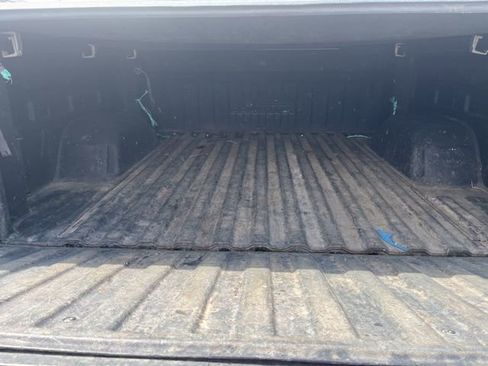 Used 2022 Chevrolet Silverado 1500 High Country w/ Technology Package image 2