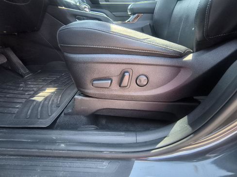 Used 2023 Kia Telluride EX w/ EX Captain's Chair Package AWD/4WD image 12
