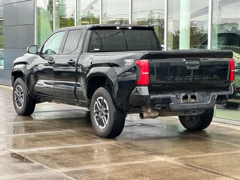Used 2025 Toyota Tacoma TRD Sport AWD/4WD image 5
