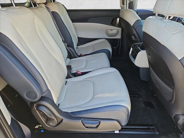 Used 2026 Kia Carnival EX FWD image 20
