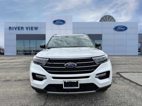 Used 2023 Ford Explorer XLT w/ Equipment Group 202A image 2
