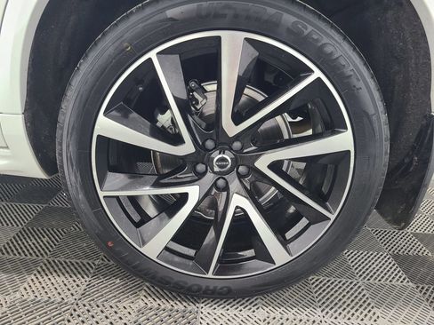 Used 2022 Volvo XC90 T6 Momentum w/ Advanced Package AWD/4WD image 17