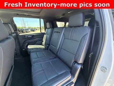 Used 2025 Chevrolet Suburban RST w/ Comfort Package image 9