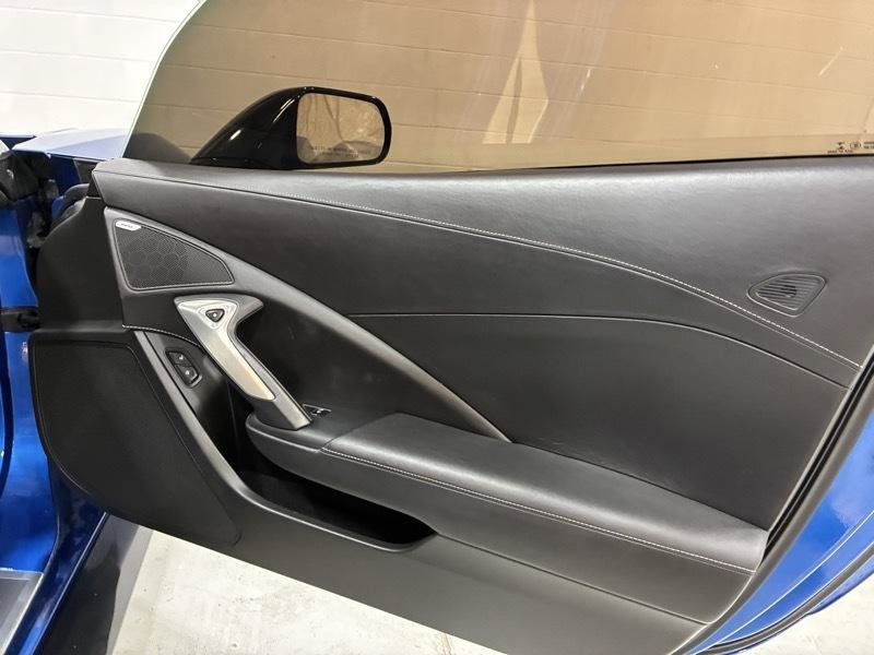 Used 2015 Chevrolet Corvette Z06 w/ 3LZ Preferred Equipment Group RWD image 15