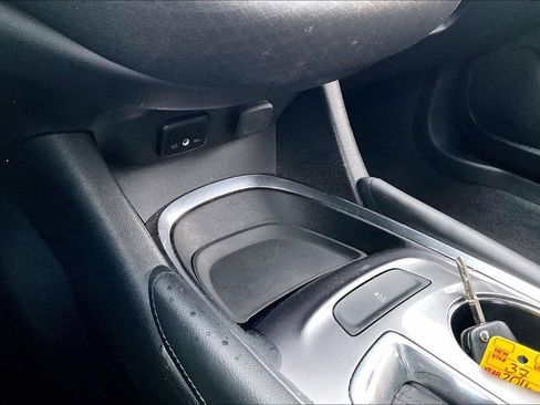 Used 2018 Chevrolet Malibu LT image 32