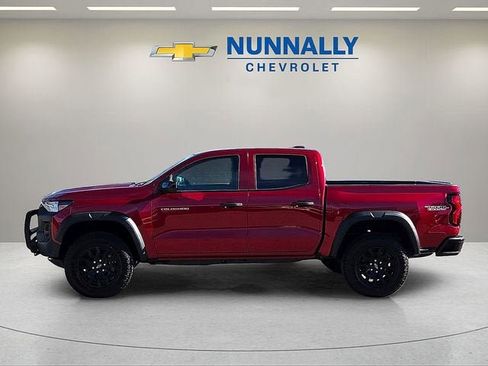 New 2026 Chevrolet Colorado Trail Boss w/ Off-Road Front Bumper Package AWD/4WD image 2