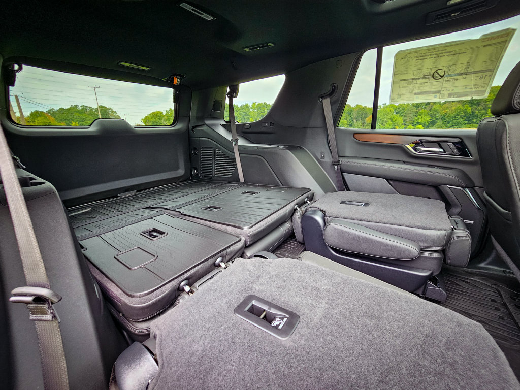 New 2026 GMC Yukon Denali w/ Sun & Power Step Package AWD/4WD image 47
