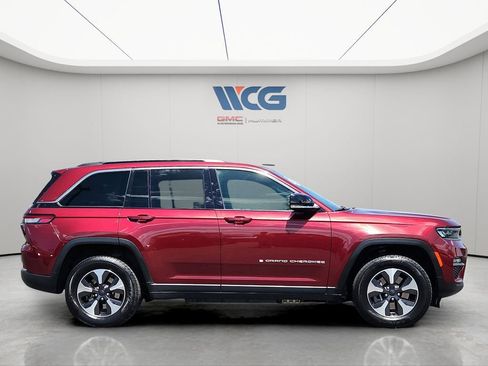 Used 2024 Jeep Grand Cherokee Limited 4xe AWD/4WD image 3