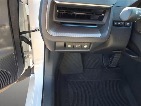 Used 2023 Toyota Prius XLE image 20