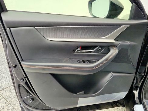 Used 2025 MAZDA CX-90 3.3 Turbo w/ Preferred Package AWD/4WD image 11