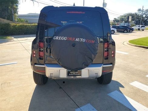 Used 2025 Land Rover Defender 110 S image 10