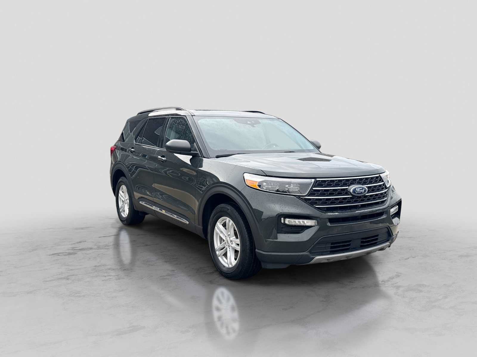 Used 2023 Ford Explorer XLT w/ Equipment Group 202A AWD/4WD image 8