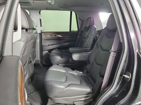 Used 2017 Cadillac Escalade Premium Luxury RWD image 11