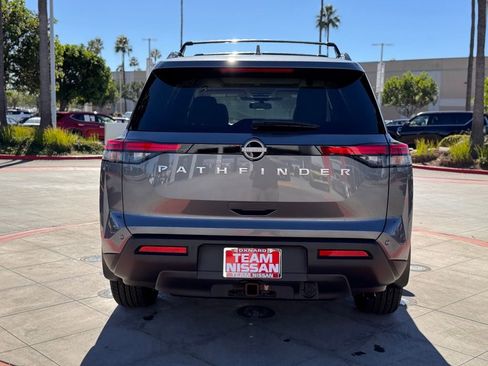 New 2025 Nissan Pathfinder SV w/ SV Premium Package image 6