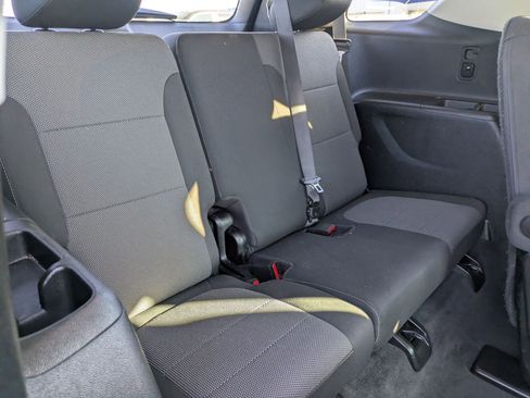 Used 2020 Chevrolet Traverse LT image 25