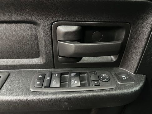 Used 2024 RAM 2500 Tradesman w/ Chrome Appearance Group AWD/4WD image 18