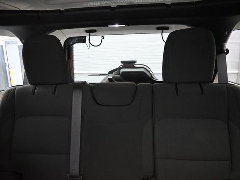 Used 2023 Jeep Wrangler Unlimited Sport AWD/4WD image 16