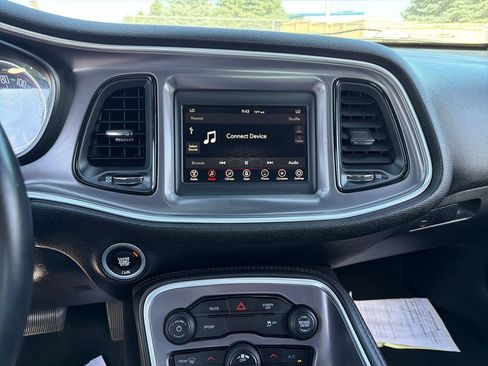 Used 2019 Dodge Challenger SXT RWD image 19