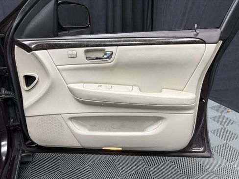 Used 2008 Cadillac DTS FWD image 23