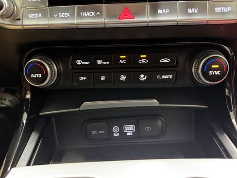 Used 2018 Kia Stinger GT1 RWD image 18