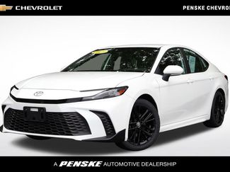 Used 2025 Toyota Camry SE FWD video 1