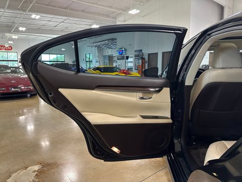 Used 2017 Lexus ES 350 FWD image 40