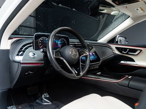 Used 2025 Mercedes-Benz E 350 Sedan image 22