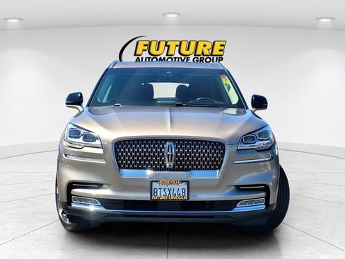 Certified 2020 Lincoln Aviator Reserve w/ Equipment Group 202A AWD/4WD image 2