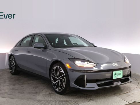 Used 2024 Hyundai Ioniq 6 SEL RWD image 13