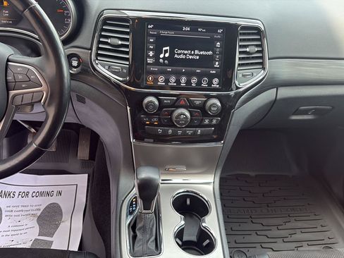 Used 2021 Jeep Grand Cherokee Laredo X AWD/4WD image 12