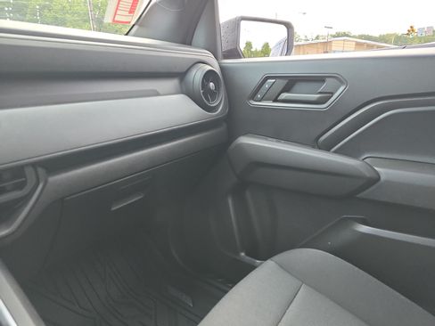 Used 2023 Chevrolet Colorado Trail Boss w/ LPO, Dark Essentials Package AWD/4WD image 34