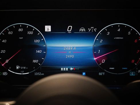 Used 2025 Mercedes-Benz G 550 image 18