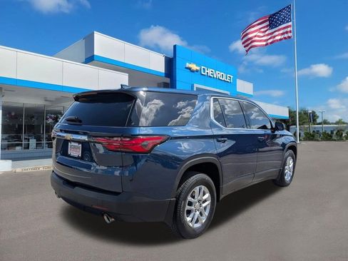 Used 2022 Chevrolet Traverse LS image 4