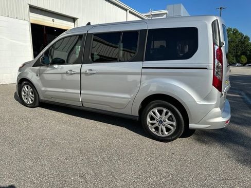 Used 2021 Ford Transit Connect XLT FWD image 3