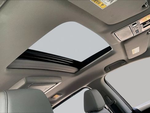 Certified 2024 Honda Odyssey Touring image 27