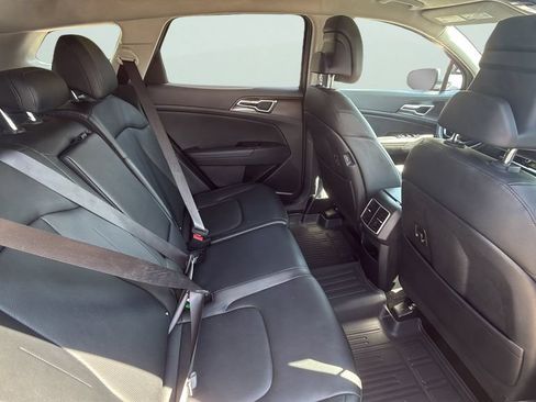 Used 2025 Kia Sportage EX FWD image 14