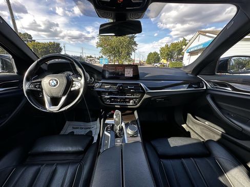 Used 2019 BMW 530i w/ Convenience Package image 29