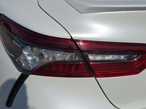 Used 2021 Toyota Camry XSE FWD image 12