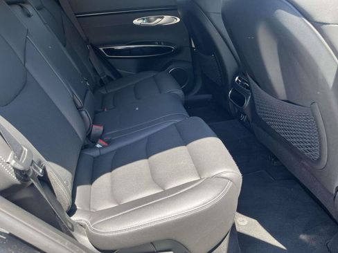 Used 2025 Genesis GV70 2.5T AWD/4WD image 21