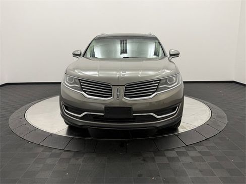 Used 2017 Lincoln MKX Reserve w/ Lincoln MKX Climate Package image 2
