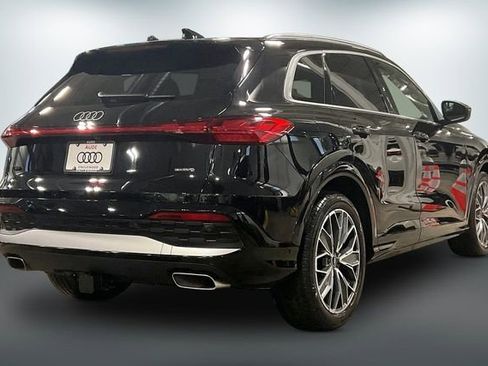 Used 2025 Audi Q5 Prestige image 13