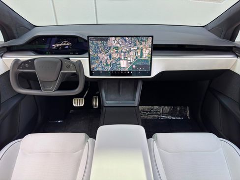 Used 2025 Tesla Model X Plaid AWD/4WD image 12
