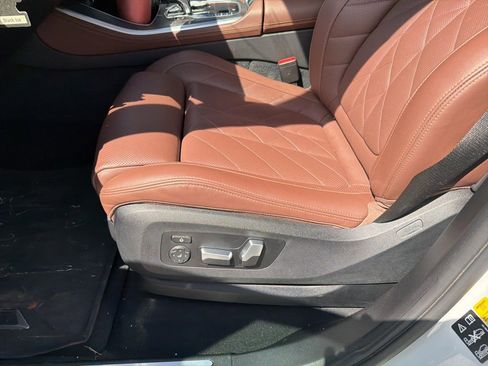 Used 2023 BMW X5 xDrive40i w/ Premium Package image 9