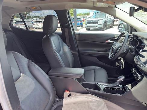 Used 2023 Buick Encore GX Essence w/ Experience Buick Package image 9
