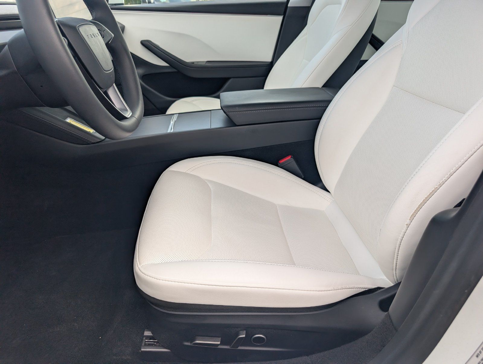 Used 2025 Tesla Model 3 RWD image 15